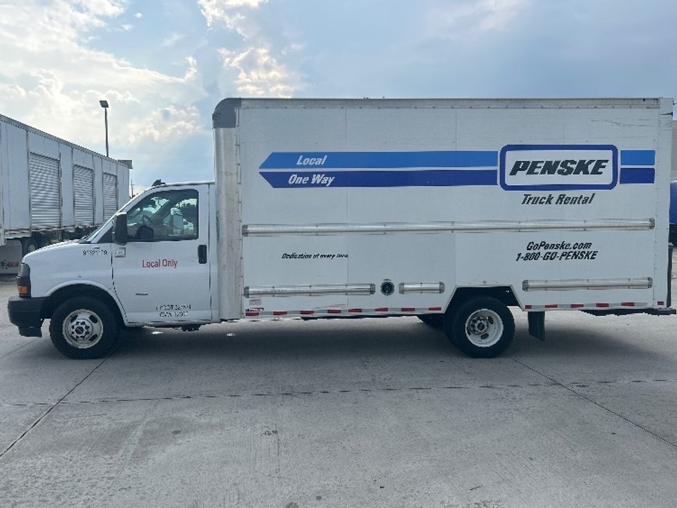 Light Duty Box Truck-Light and Medium Duty Trucks-GMC-2021-Savana G33903-Houston-TX-96,272\n\t\tmiles-$ 29,750 - Image 4