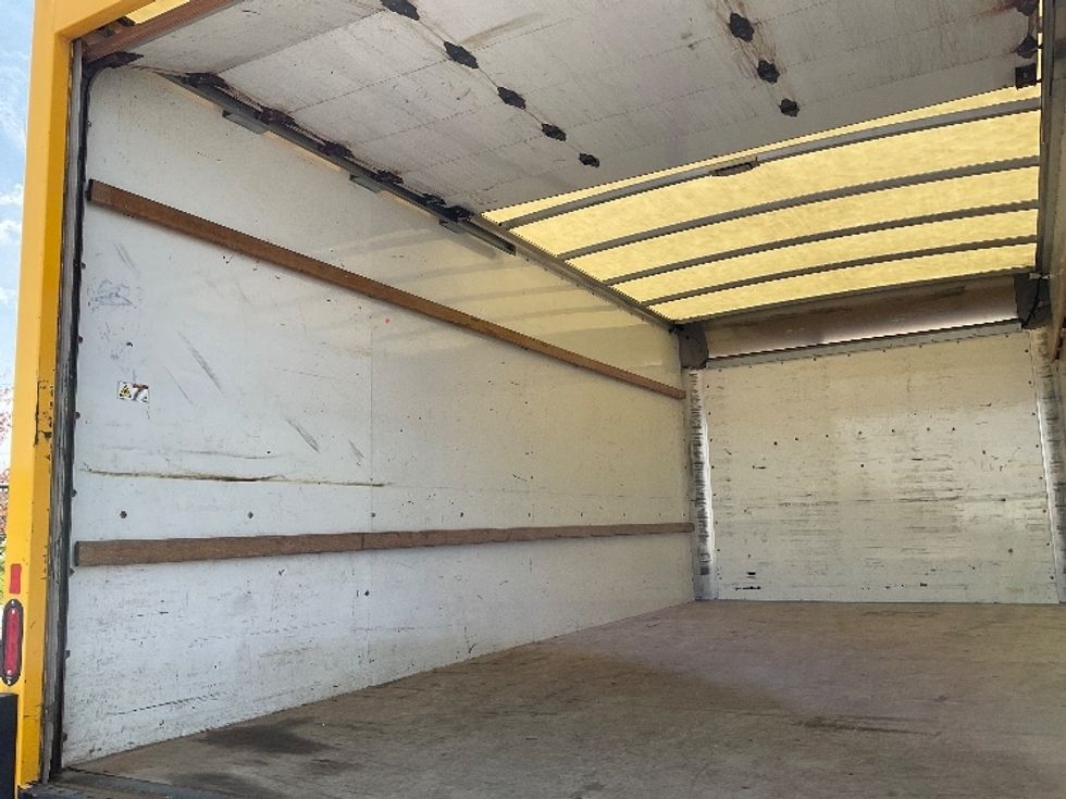 Light Duty Box Truck-Light and Medium Duty Trucks-GMC-2021-Savana G33903-Houston-TX-98,284\n\t\tmiles-$ 26,000 - Image 10