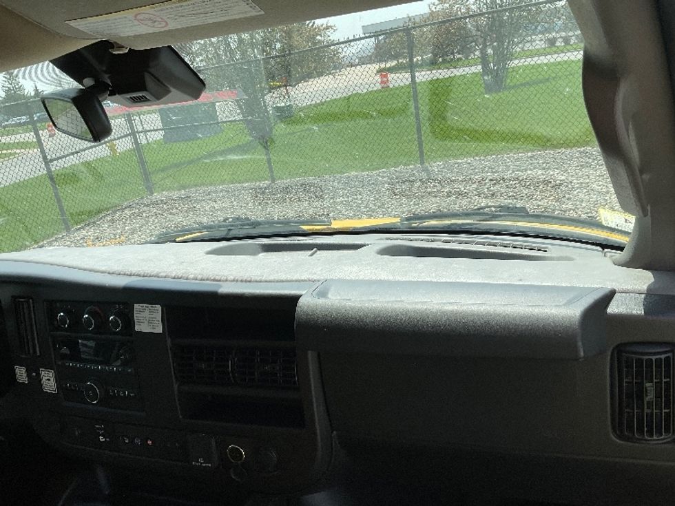 Light Duty Box Truck-Light and Medium Duty Trucks-GMC-2021-Savana G33903-Houston-TX-98,284\n\t\tmiles-$ 26,000 - Image 20