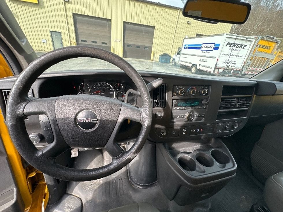 Light Duty Box Truck-Light and Medium Duty Trucks-GMC-2021-Savana G33903-Huntington-WV-100,306\n\t\tmiles-$ 25,750 - Image 18