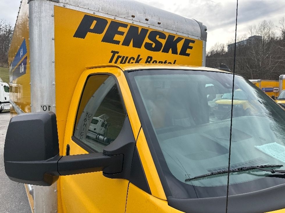 Light Duty Box Truck-Light and Medium Duty Trucks-GMC-2021-Savana G33903-Huntington-WV-100,306\n\t\tmiles-$ 25,750 - Image 25