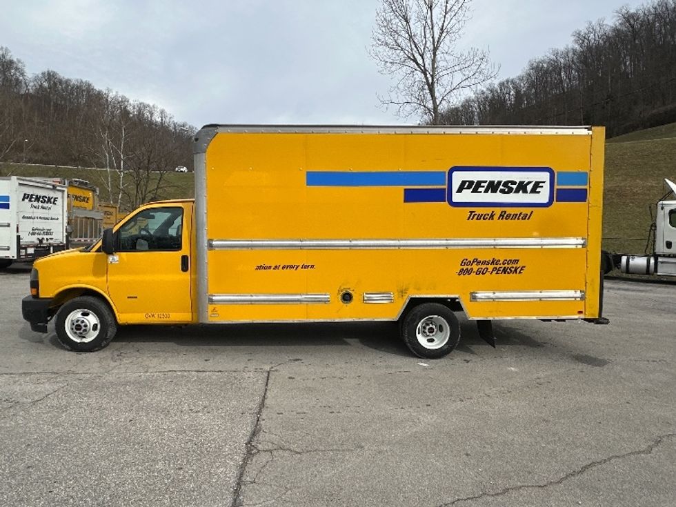 Light Duty Box Truck-Light and Medium Duty Trucks-GMC-2021-Savana G33903-Huntington-WV-100,306\n\t\tmiles-$ 25,750 - Image 4