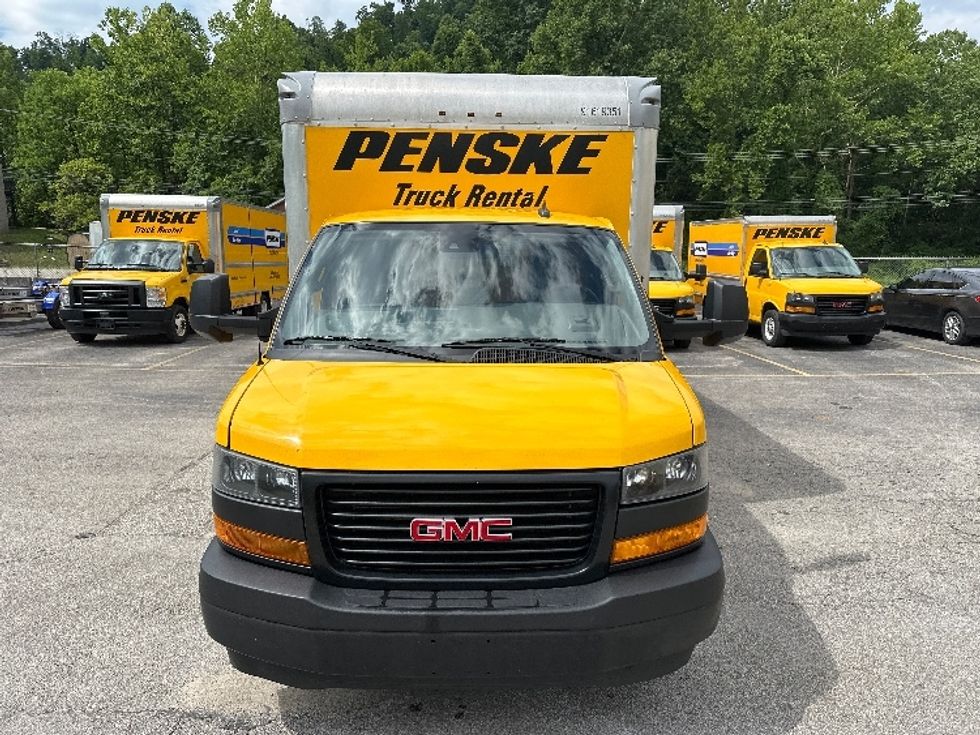 Light Duty Box Truck-Light and Medium Duty Trucks-GMC-2021-Savana G33903-Huntington-WV-76,780\n\t\tmiles-$ 34,250 - Image 2