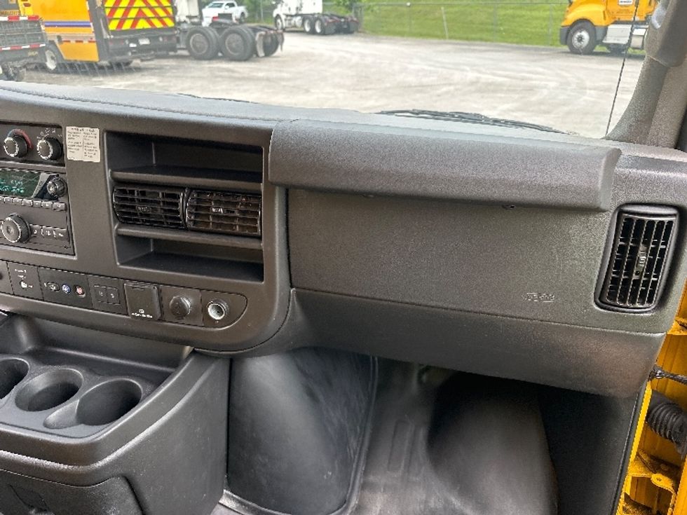 Light Duty Box Truck-Light and Medium Duty Trucks-GMC-2021-Savana G33903-Huntington-WV-76,780\n\t\tmiles-$ 34,250 - Image 21