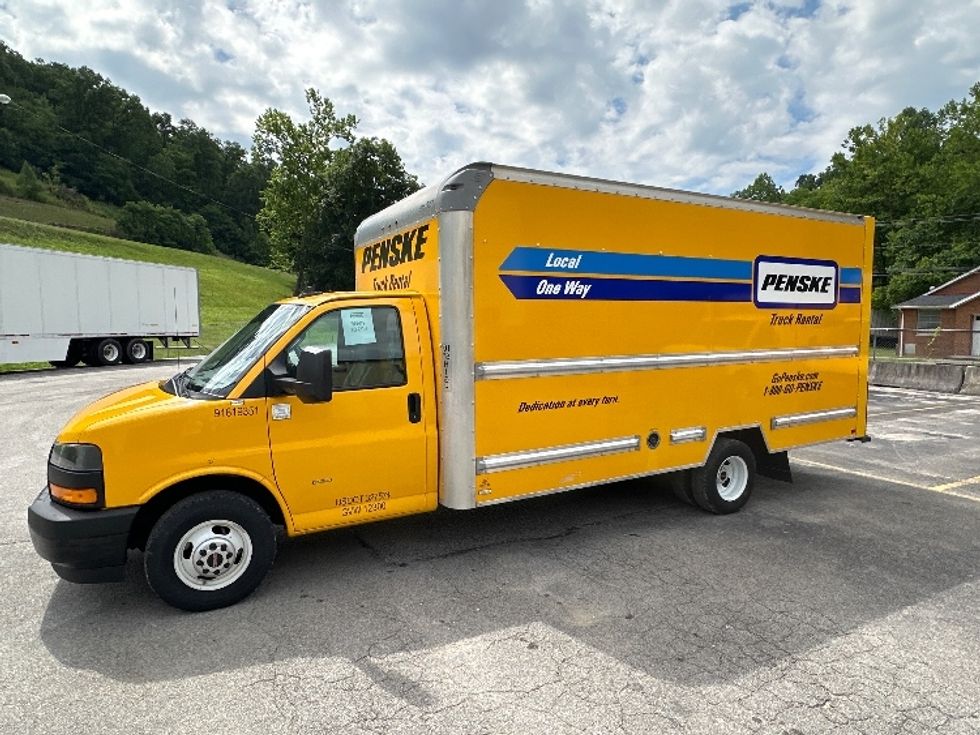 Light Duty Box Truck-Light and Medium Duty Trucks-GMC-2021-Savana G33903-Huntington-WV-76,780\n\t\tmiles-$ 34,250 - Image 3