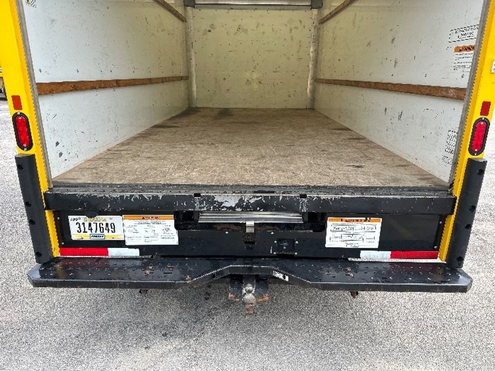 Light Duty Box Truck-Light and Medium Duty Trucks-GMC-2021-Savana G33903-Huntington-WV-76,780\n\t\tmiles-$ 34,250 - Image 9