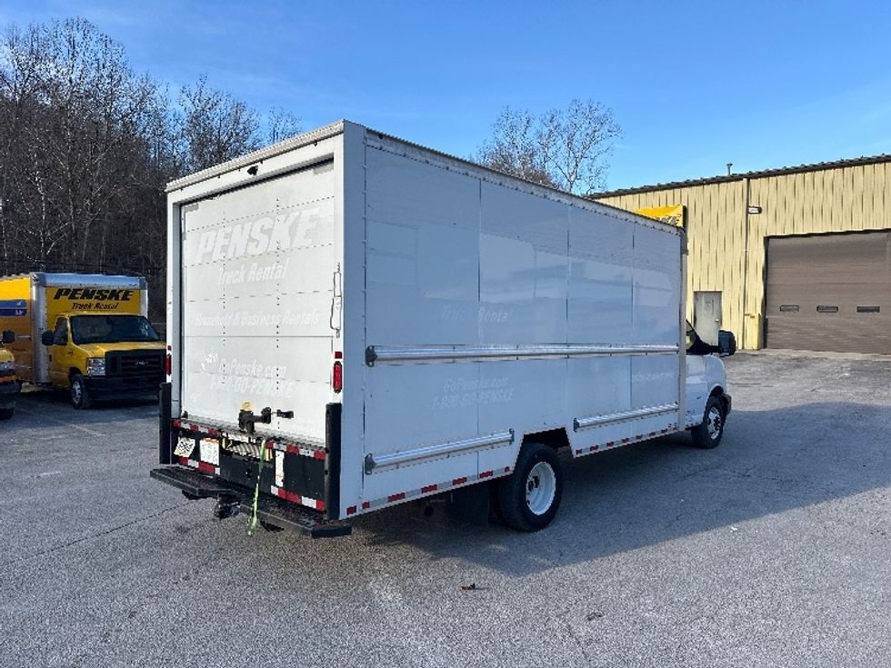 Light Duty Box Truck-Light and Medium Duty Trucks-GMC-2021-Savana G33903-Huntington-WV-98,033\n\t\tmiles-$ 28,750 - Image 12