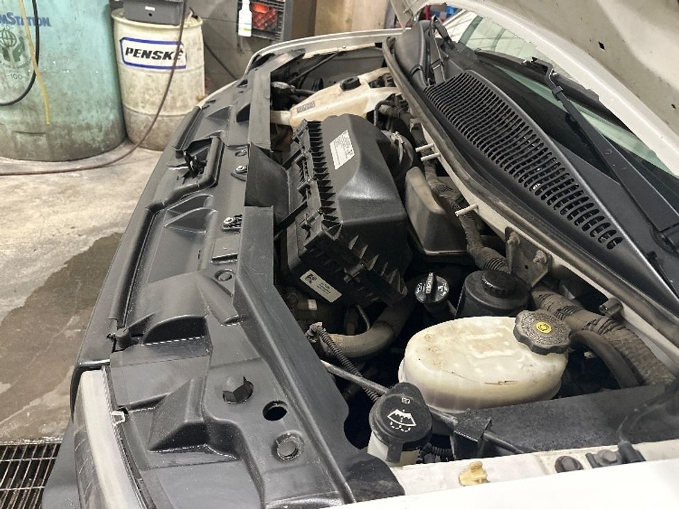 Light Duty Box Truck-Light and Medium Duty Trucks-GMC-2021-Savana G33903-Huntington-WV-98,033\n\t\tmiles-$ 28,750 - Image 22