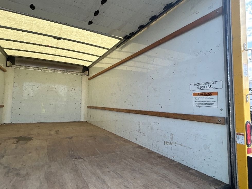 Light Duty Box Truck-Light and Medium Duty Trucks-GMC-2021-Savana G33903-Indianapolis-IN-100,447\n\t\tmiles-$ 24,250 - Image 12