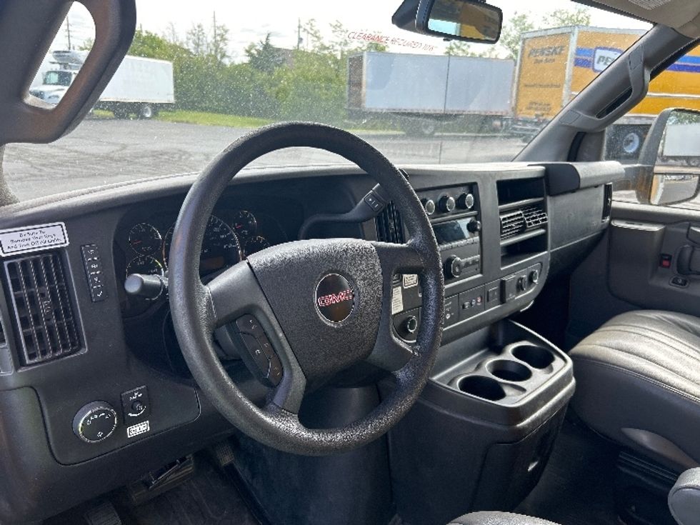 Light Duty Box Truck-Light and Medium Duty Trucks-GMC-2021-Savana G33903-Indianapolis-IN-100,447\n\t\tmiles-$ 24,250 - Image 17