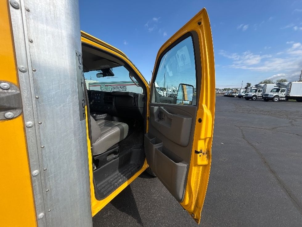 Light Duty Box Truck-Light and Medium Duty Trucks-GMC-2021-Savana G33903-Indianapolis-IN-100,447\n\t\tmiles-$ 24,250 - Image 20