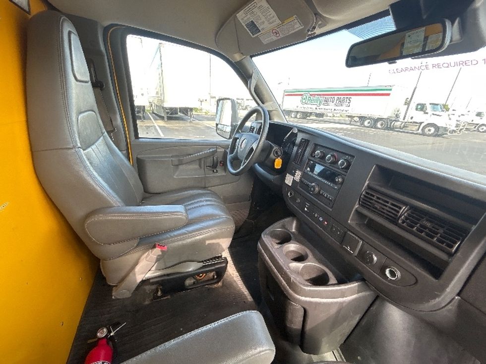 Light Duty Box Truck-Light and Medium Duty Trucks-GMC-2021-Savana G33903-Indianapolis-IN-100,447\n\t\tmiles-$ 24,250 - Image 22
