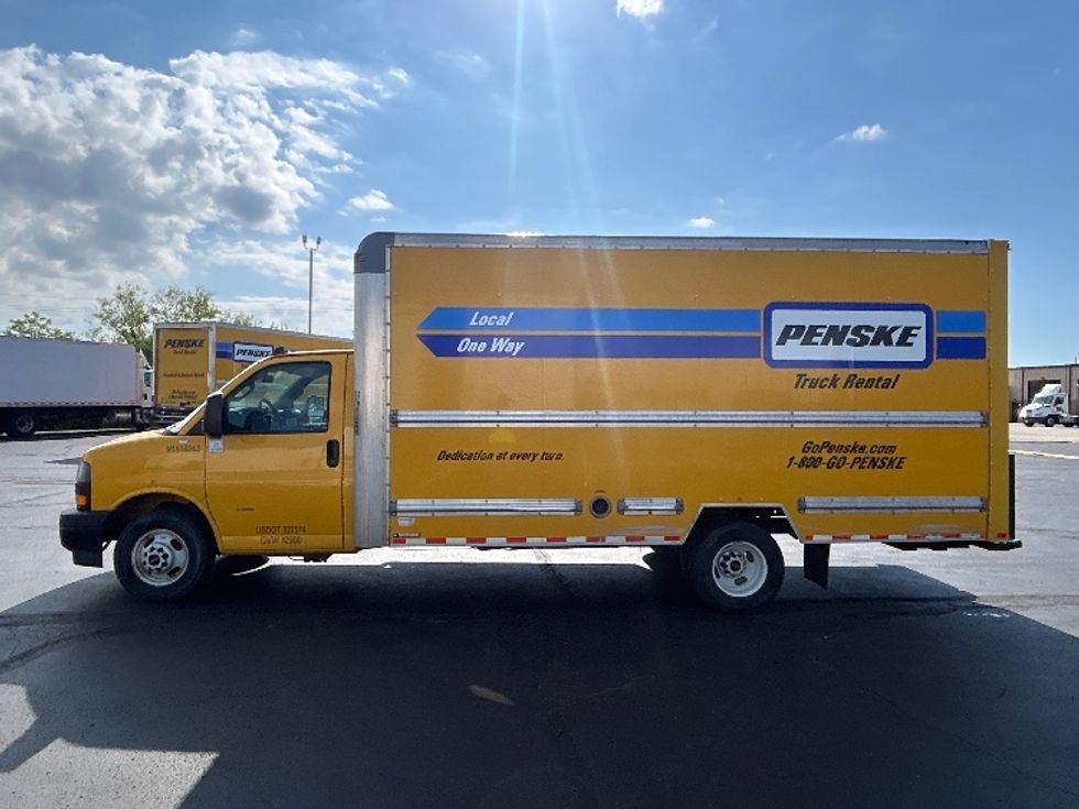 Light Duty Box Truck-Light and Medium Duty Trucks-GMC-2021-Savana G33903-Indianapolis-IN-100,447\n\t\tmiles-$ 24,250 - Image 4
