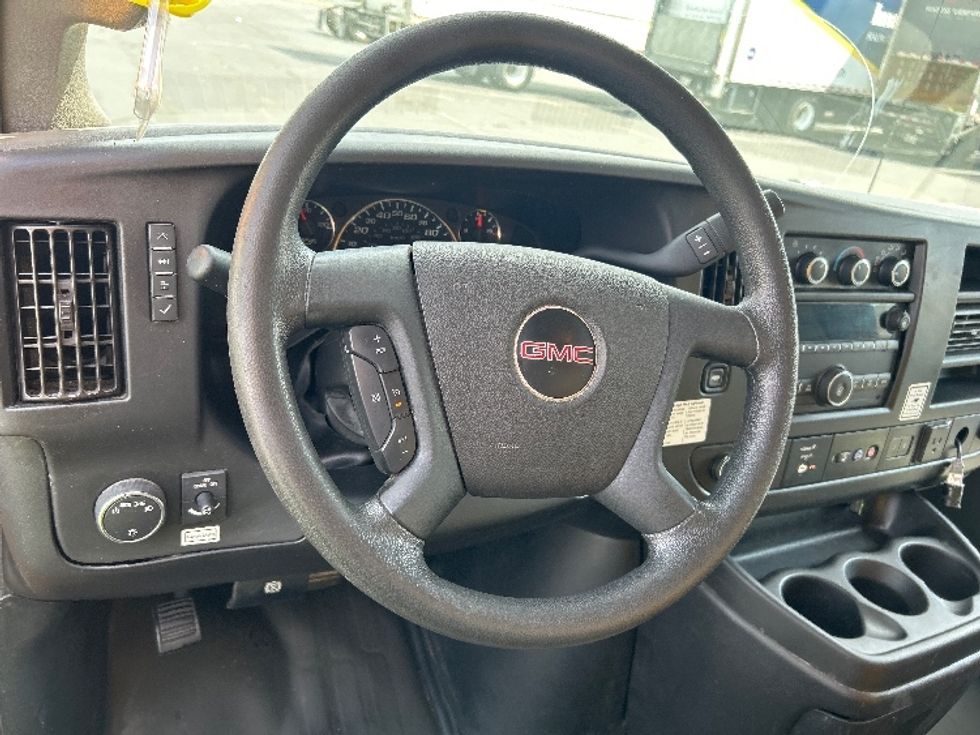 Light Duty Box Truck-Light and Medium Duty Trucks-GMC-2021-Savana G33903-Indianapolis-IN-101,372\n\t\tmiles-$ 25,750 - Image 14