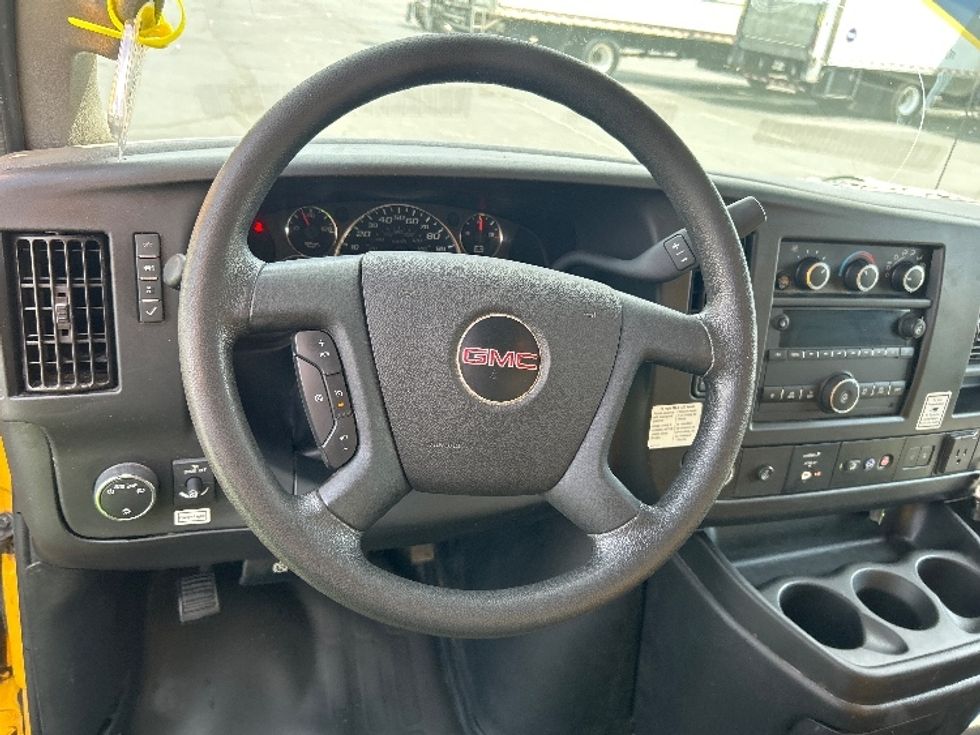 Light Duty Box Truck-Light and Medium Duty Trucks-GMC-2021-Savana G33903-Indianapolis-IN-101,372\n\t\tmiles-$ 25,750 - Image 15