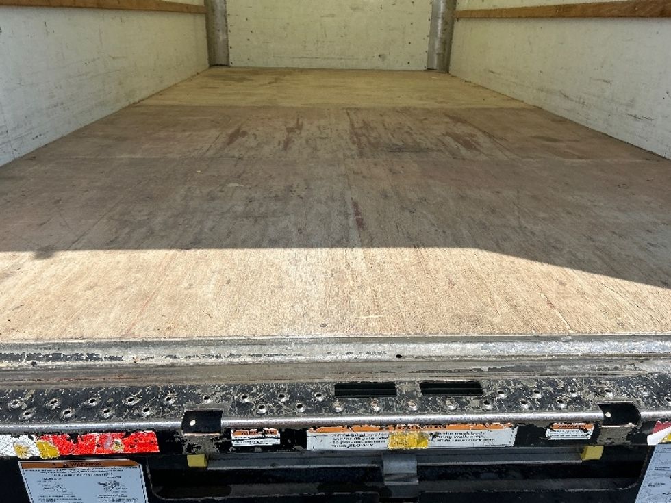 Light Duty Box Truck-Light and Medium Duty Trucks-GMC-2021-Savana G33903-Indianapolis-IN-101,372\n\t\tmiles-$ 25,750 - Image 8