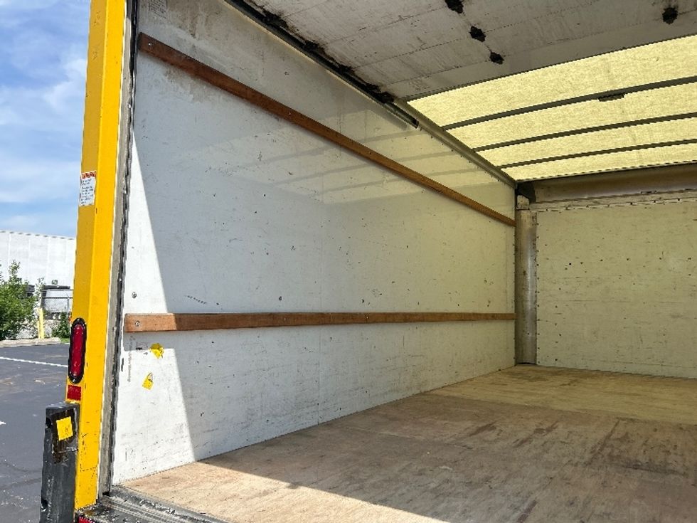 Light Duty Box Truck-Light and Medium Duty Trucks-GMC-2021-Savana G33903-Indianapolis-IN-101,372\n\t\tmiles-$ 25,750 - Image 9