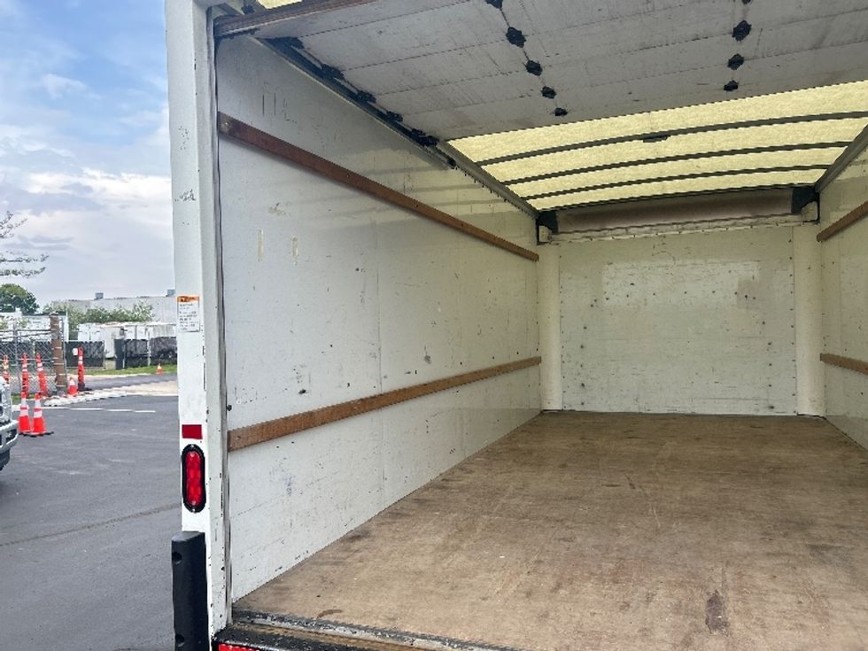 Light Duty Box Truck-Light and Medium Duty Trucks-GMC-2021-Savana G33903-Indianapolis-IN-102,337\n\t\tmiles-$ 27,000 - Image 11