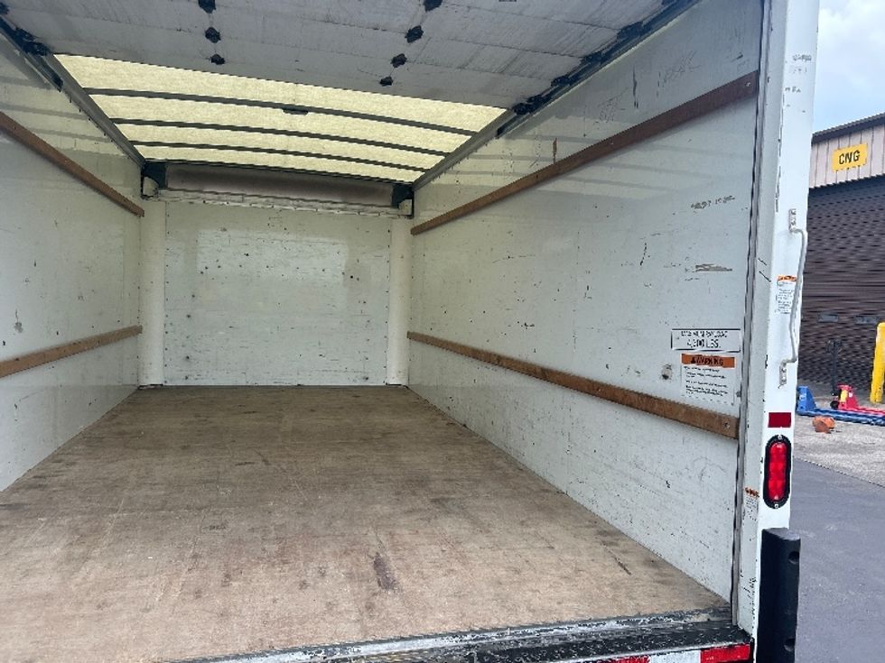 Light Duty Box Truck-Light and Medium Duty Trucks-GMC-2021-Savana G33903-Indianapolis-IN-102,337\n\t\tmiles-$ 27,000 - Image 12