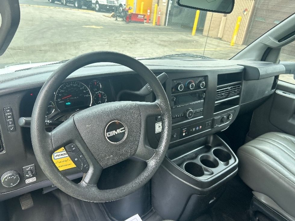 Light Duty Box Truck-Light and Medium Duty Trucks-GMC-2021-Savana G33903-Indianapolis-IN-102,337\n\t\tmiles-$ 27,000 - Image 17