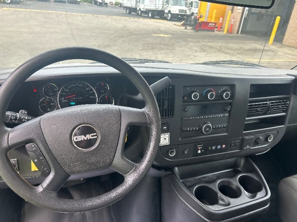 Light Duty Box Truck-Light and Medium Duty Trucks-GMC-2021-Savana G33903-Indianapolis-IN-102,337\n\t\tmiles-$ 27,000 - Image 18