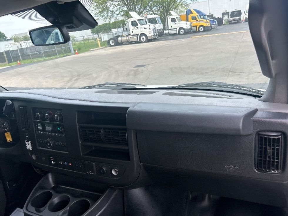 Light Duty Box Truck-Light and Medium Duty Trucks-GMC-2021-Savana G33903-Indianapolis-IN-102,337\n\t\tmiles-$ 27,000 - Image 21