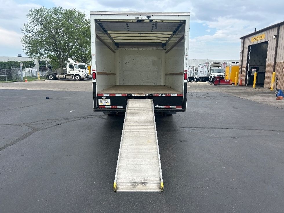 Light Duty Box Truck-Light and Medium Duty Trucks-GMC-2021-Savana G33903-Indianapolis-IN-102,337\n\t\tmiles-$ 27,000 - Image 9