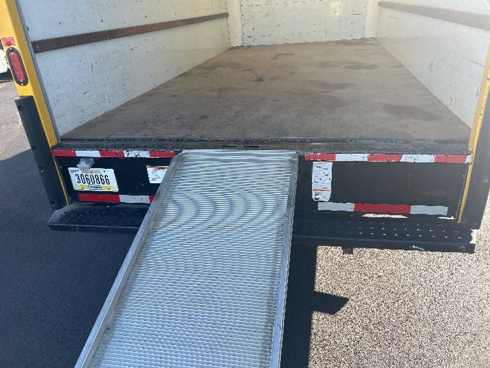 Light Duty Box Truck-Light and Medium Duty Trucks-GMC-2021-Savana G33903-Indianapolis-IN-103,112\n\t\tmiles-$ 25,750 - Image 10