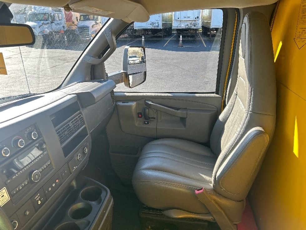 Light Duty Box Truck-Light and Medium Duty Trucks-GMC-2021-Savana G33903-Indianapolis-IN-103,112\n\t\tmiles-$ 25,750 - Image 19