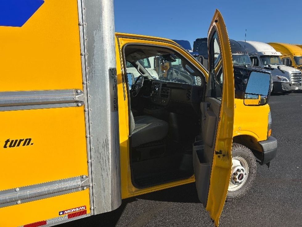 Light Duty Box Truck-Light and Medium Duty Trucks-GMC-2021-Savana G33903-Indianapolis-IN-103,112\n\t\tmiles-$ 25,750 - Image 20