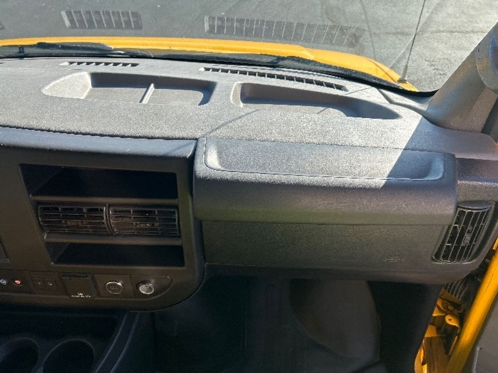 Light Duty Box Truck-Light and Medium Duty Trucks-GMC-2021-Savana G33903-Indianapolis-IN-103,112\n\t\tmiles-$ 25,750 - Image 21