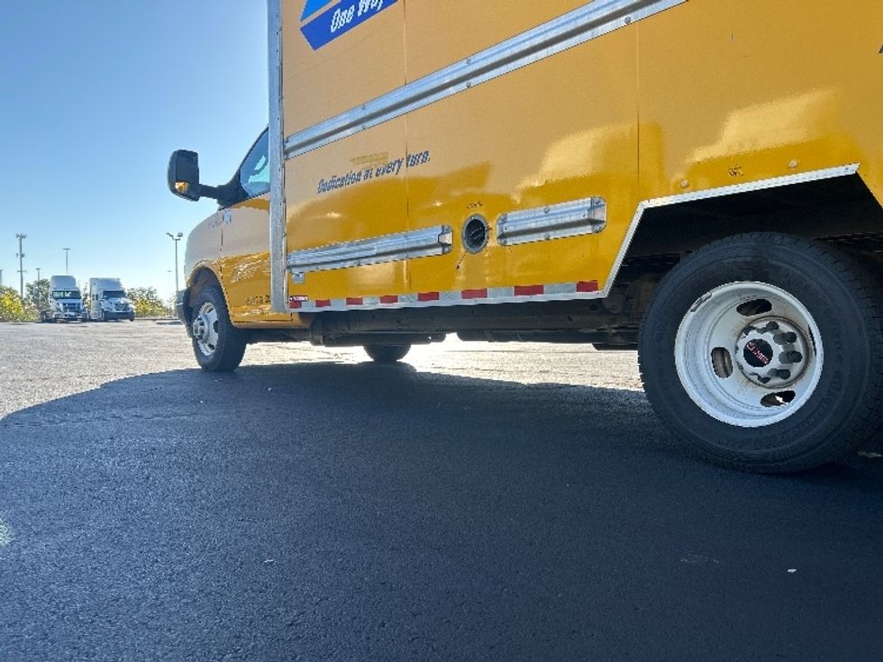 Light Duty Box Truck-Light and Medium Duty Trucks-GMC-2021-Savana G33903-Indianapolis-IN-103,112\n\t\tmiles-$ 25,750 - Image 5