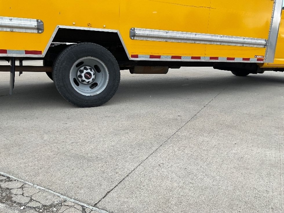 Light Duty Box Truck-Light and Medium Duty Trucks-GMC-2021-Savana G33903-Indianapolis-IN-107,876\n\t\tmiles-$ 24,750 - Image 13