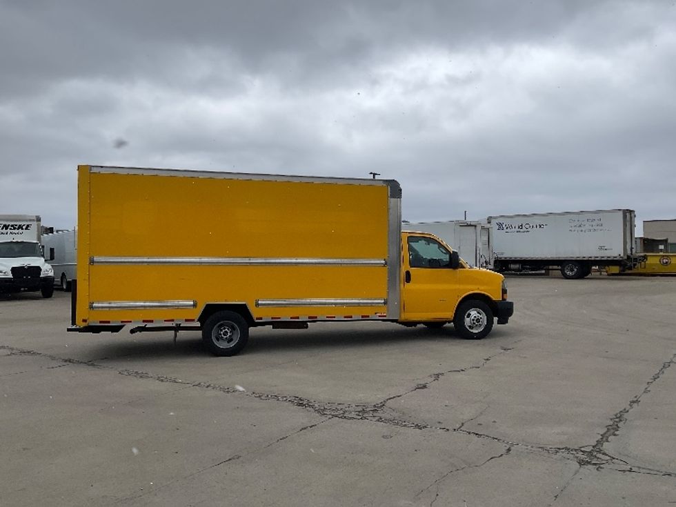 Light Duty Box Truck-Light and Medium Duty Trucks-GMC-2021-Savana G33903-Indianapolis-IN-107,876\n\t\tmiles-$ 24,750 - Image 14