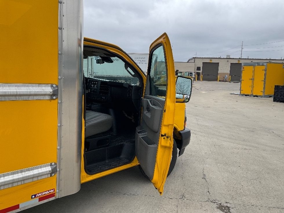 Light Duty Box Truck-Light and Medium Duty Trucks-GMC-2021-Savana G33903-Indianapolis-IN-107,876\n\t\tmiles-$ 24,750 - Image 19