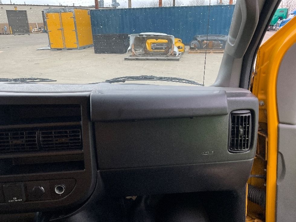 Light Duty Box Truck-Light and Medium Duty Trucks-GMC-2021-Savana G33903-Indianapolis-IN-107,876\n\t\tmiles-$ 24,750 - Image 20