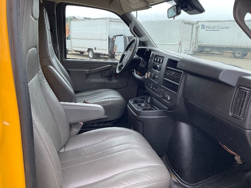 Light Duty Box Truck-Light and Medium Duty Trucks-GMC-2021-Savana G33903-Indianapolis-IN-107,876\n\t\tmiles-$ 24,750 - Image 21