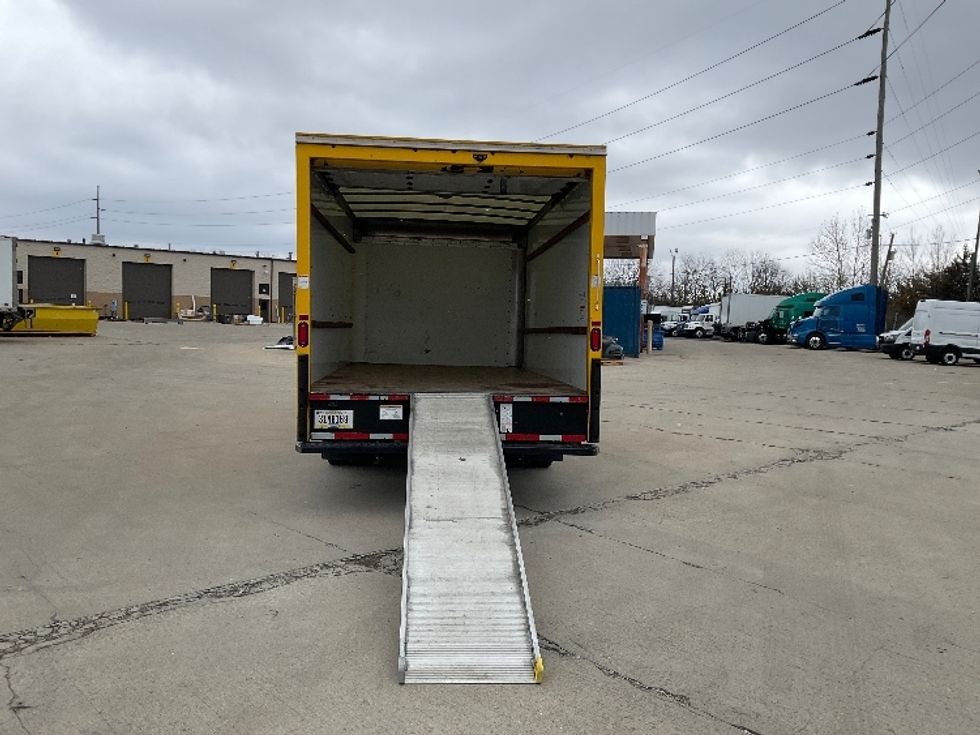 Light Duty Box Truck-Light and Medium Duty Trucks-GMC-2021-Savana G33903-Indianapolis-IN-107,876\n\t\tmiles-$ 24,750 - Image 8