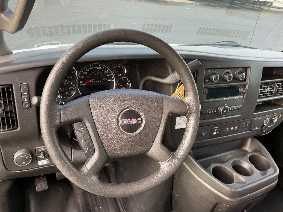 Light Duty Box Truck-Light and Medium Duty Trucks-GMC-2021-Savana G33903-Indianapolis-IN-114,923\n\t\tmiles-$ 26,500 - Image 17