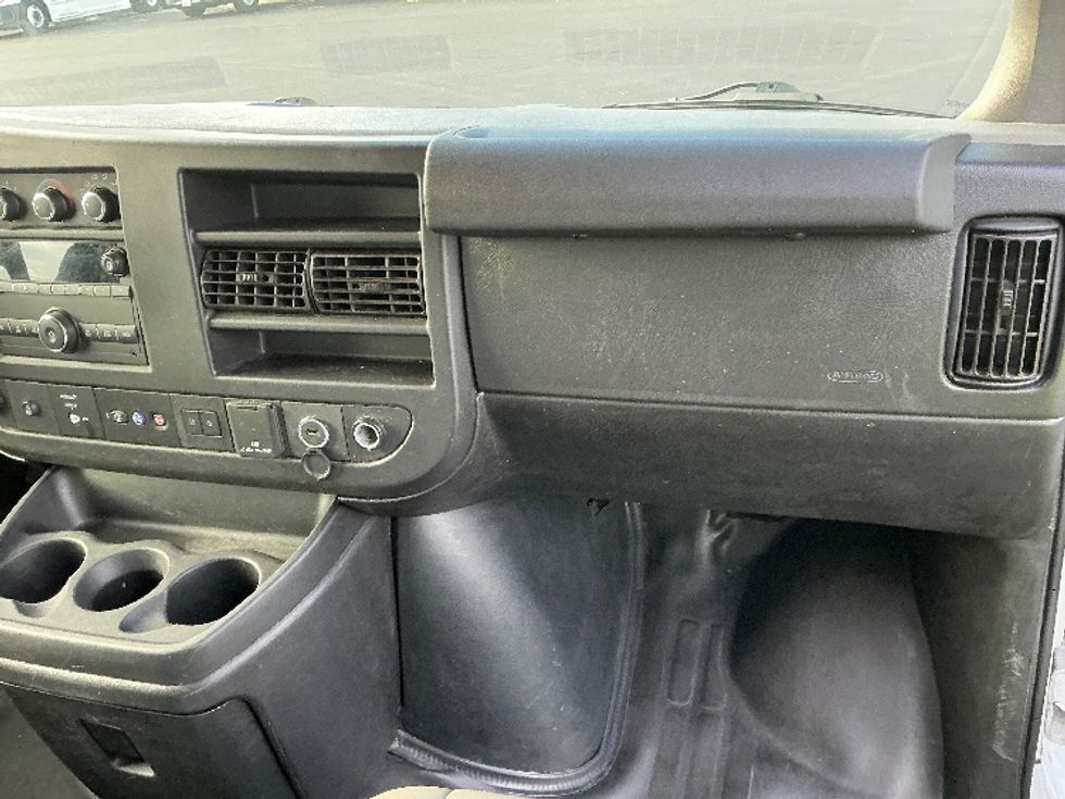 Light Duty Box Truck-Light and Medium Duty Trucks-GMC-2021-Savana G33903-Indianapolis-IN-114,923\n\t\tmiles-$ 26,500 - Image 21