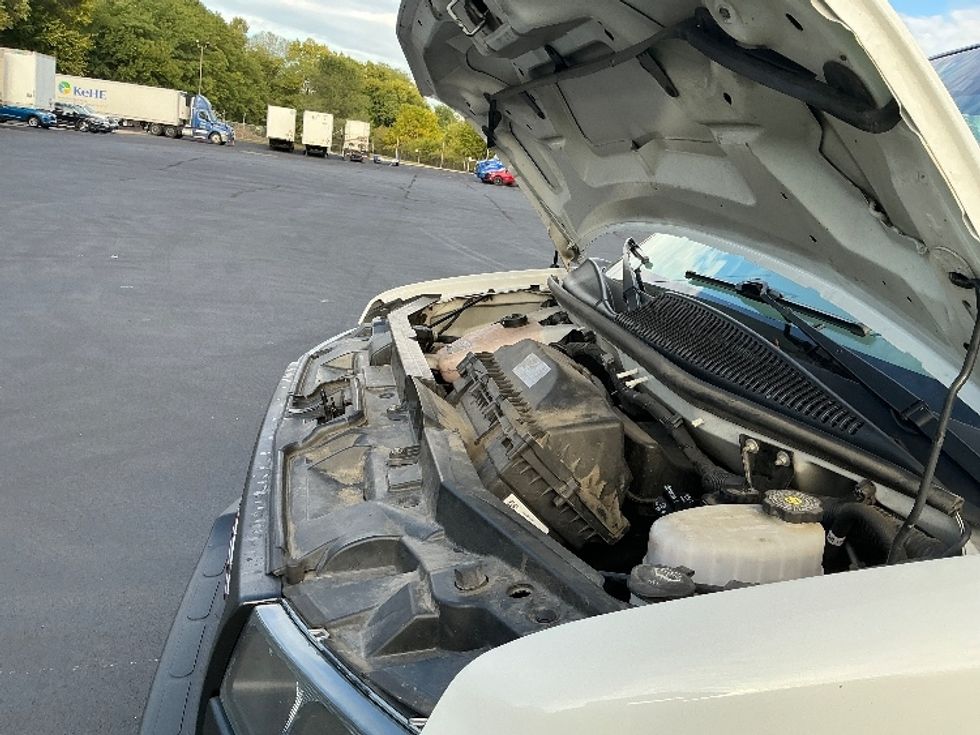 Light Duty Box Truck-Light and Medium Duty Trucks-GMC-2021-Savana G33903-Indianapolis-IN-114,923\n\t\tmiles-$ 26,500 - Image 24