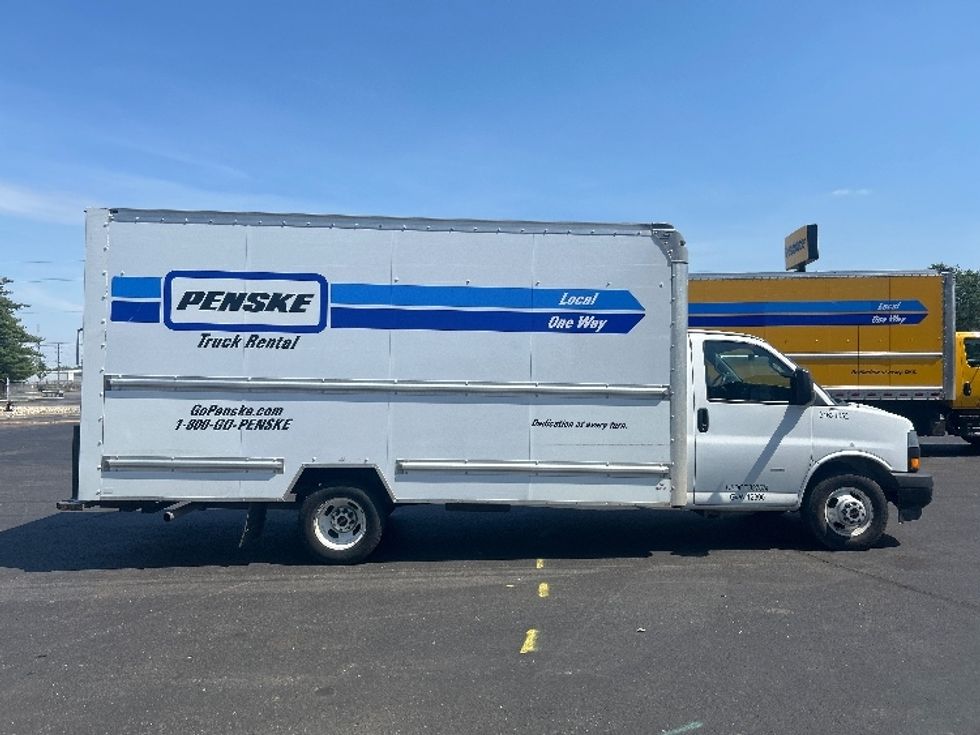 Light Duty Box Truck-Light and Medium Duty Trucks-GMC-2021-Savana G33903-Indianapolis-IN-122,690\n\t\tmiles-$ 26,250 - Image 14
