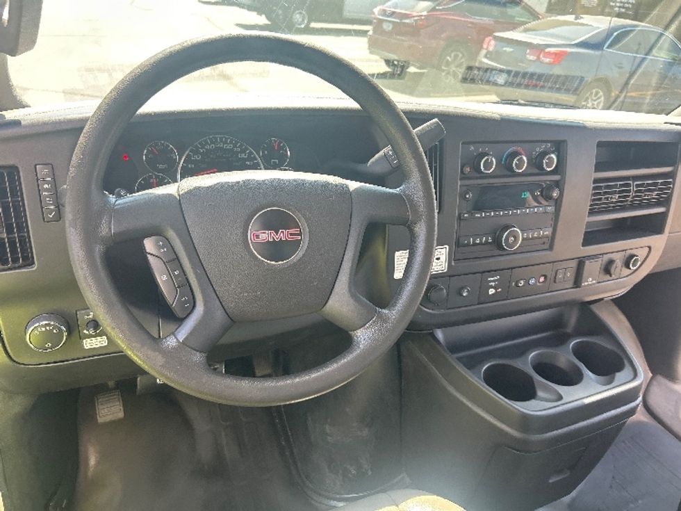 Light Duty Box Truck-Light and Medium Duty Trucks-GMC-2021-Savana G33903-Indianapolis-IN-122,690\n\t\tmiles-$ 26,250 - Image 16