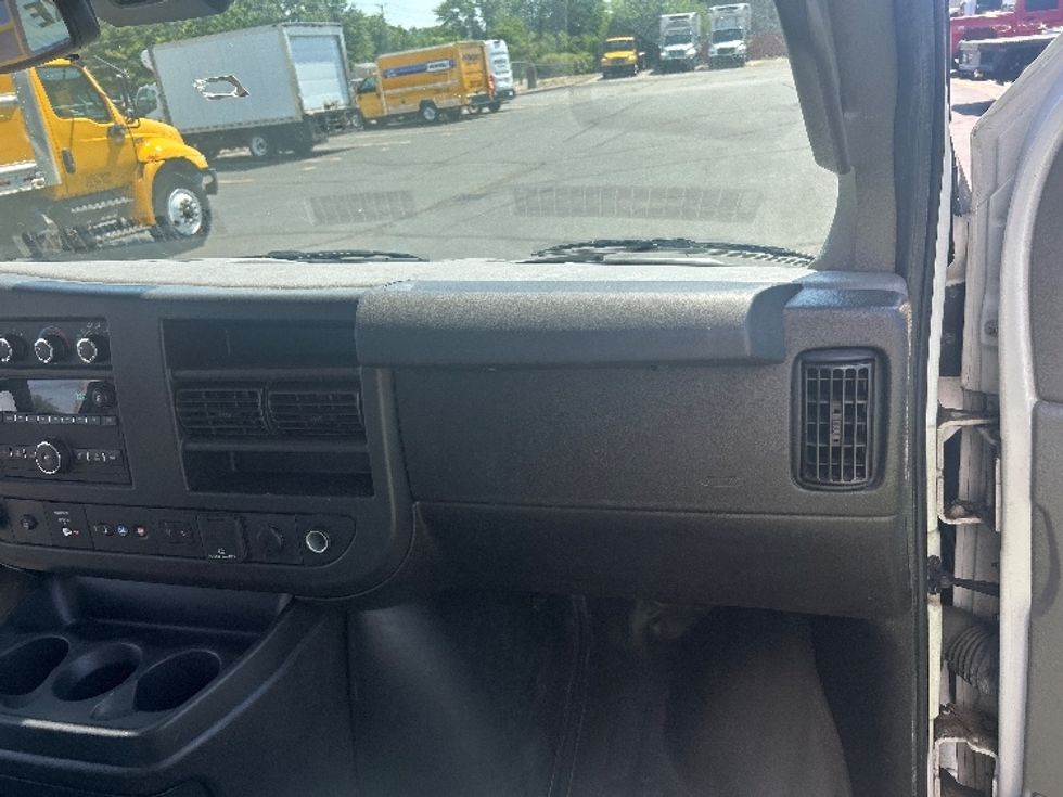 Light Duty Box Truck-Light and Medium Duty Trucks-GMC-2021-Savana G33903-Indianapolis-IN-122,690\n\t\tmiles-$ 26,250 - Image 20