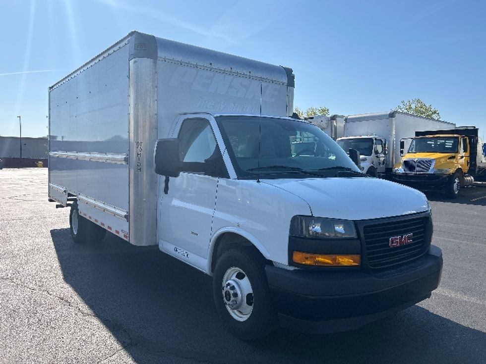 Light Duty Box Truck-Light and Medium Duty Trucks-GMC-2021-Savana G33903-Indianapolis-IN-60,711\n\t\tmiles-$ 33,500 - Image 1