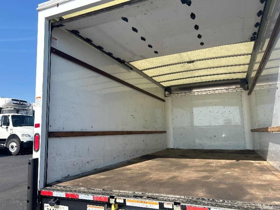 Light Duty Box Truck-Light and Medium Duty Trucks-GMC-2021-Savana G33903-Indianapolis-IN-60,711\n\t\tmiles-$ 33,500 - Image 11