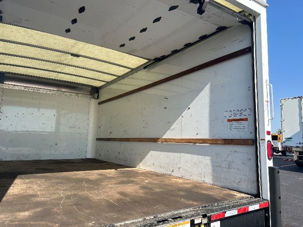 Light Duty Box Truck-Light and Medium Duty Trucks-GMC-2021-Savana G33903-Indianapolis-IN-60,711\n\t\tmiles-$ 33,500 - Image 12