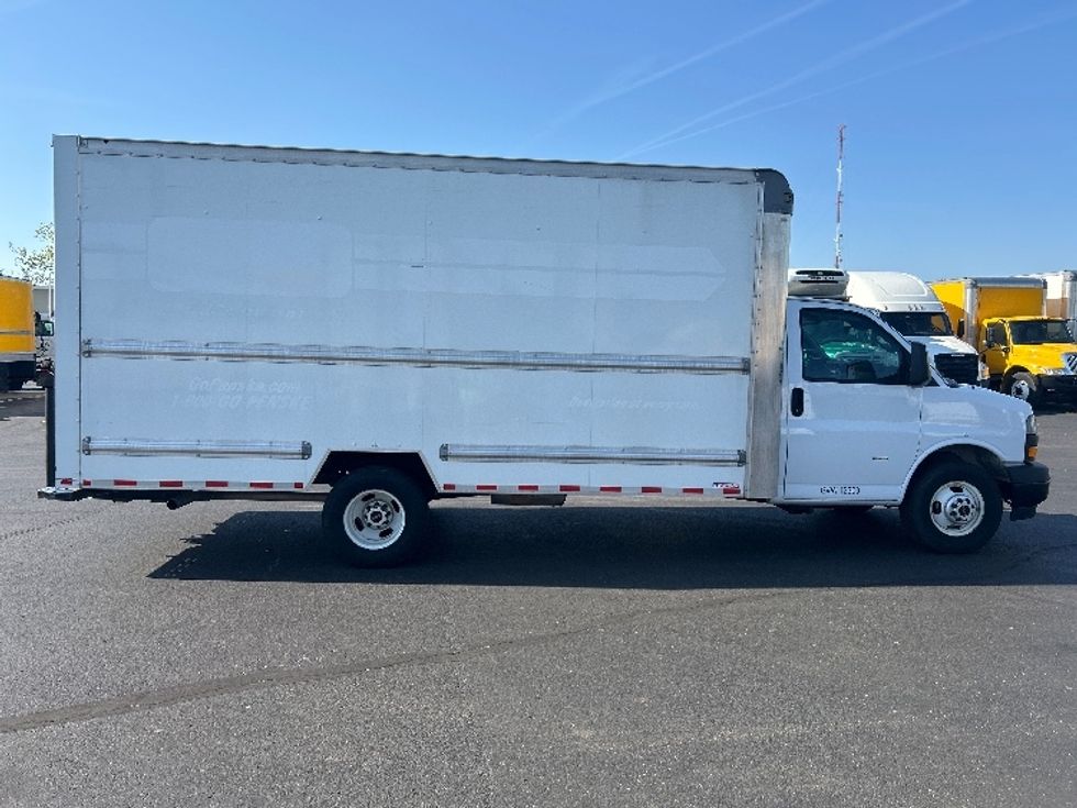 Light Duty Box Truck-Light and Medium Duty Trucks-GMC-2021-Savana G33903-Indianapolis-IN-60,711\n\t\tmiles-$ 33,500 - Image 15