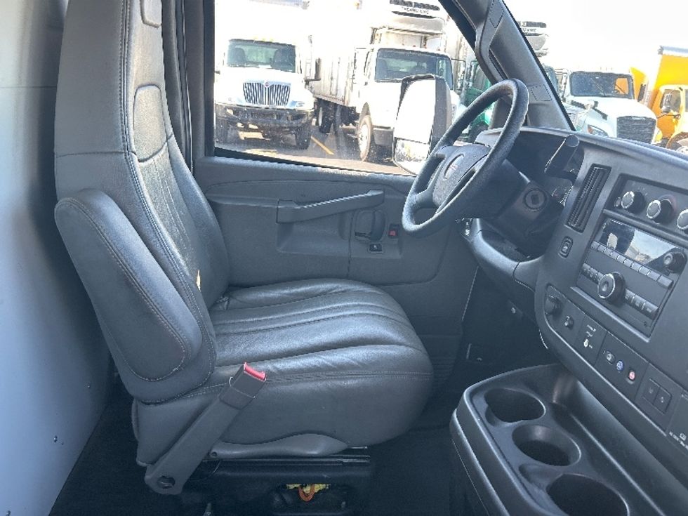 Light Duty Box Truck-Light and Medium Duty Trucks-GMC-2021-Savana G33903-Indianapolis-IN-60,711\n\t\tmiles-$ 33,500 - Image 22
