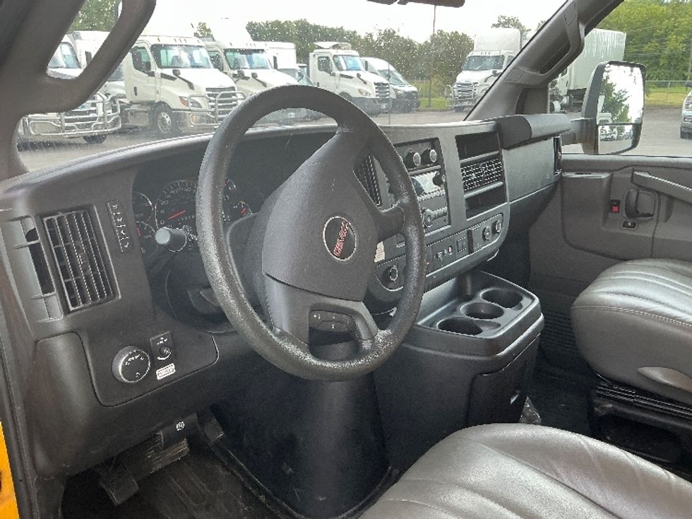 Light Duty Box Truck-Light and Medium Duty Trucks-GMC-2021-Savana G33903-Indianapolis-IN-68,680\n\t\tmiles-$ 27,750 - Image 13